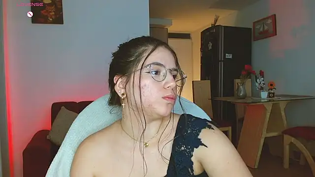 lilithabril - LilithAbril's free webcam