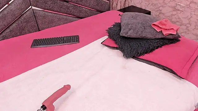 SASHA_BROWNIE__ webcam