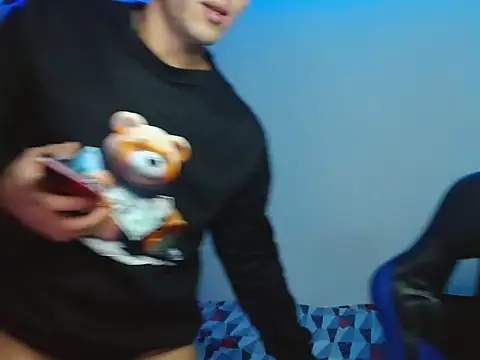 maax3023 - Maax3023's free webcam