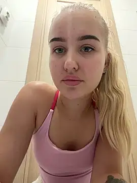 vanillacakes - VanillaCakes's free webcam