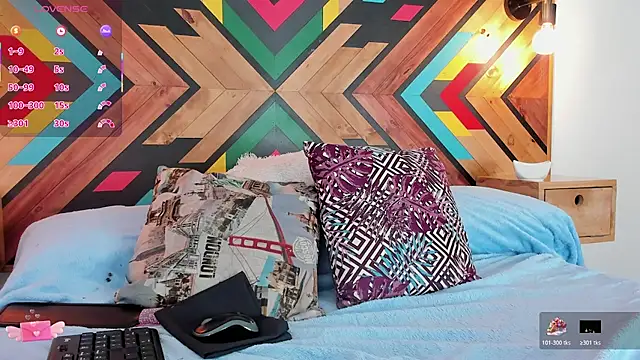 naiirobiswan - NaiirobiSwan's free webcam