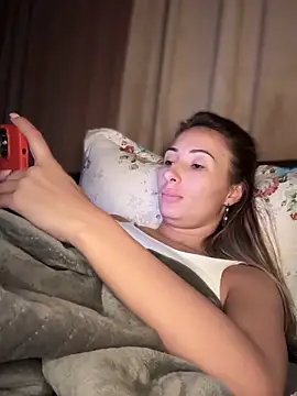 LetsFunKARINA webcam