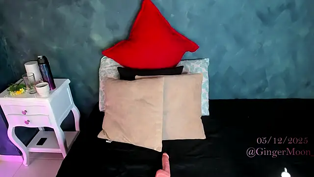 GingerMoon_ webcam