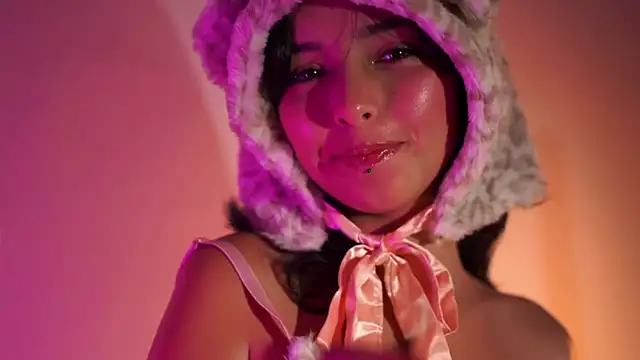 little_vel - Little_vel's free webcam