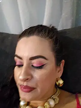 QueensInspireKings webcam