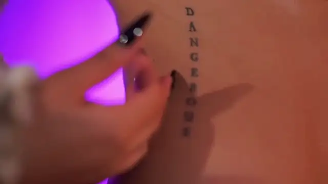 little_vel - Little_vel's free webcam