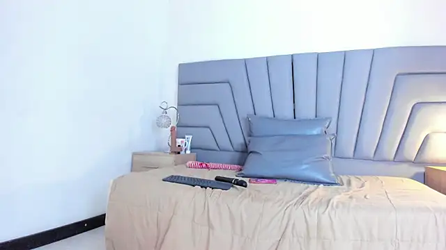 maia_520 - Maia_520's free webcam