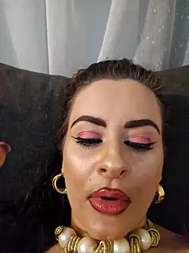 QueensInspireKings webcam