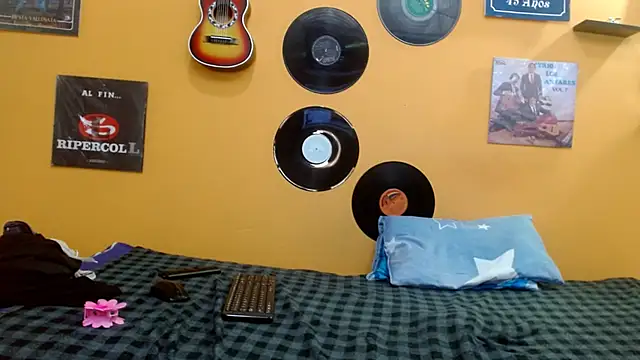 skinnyverus18 webcam