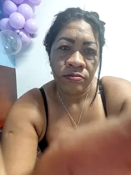 Webcam Model (Tocameamor)  is live.Free join now!