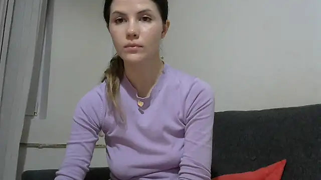 erii18 - Erii18's free webcam