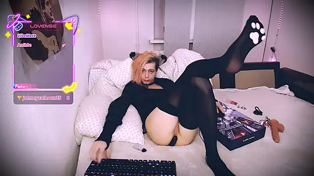 Littlepinkcat webcam