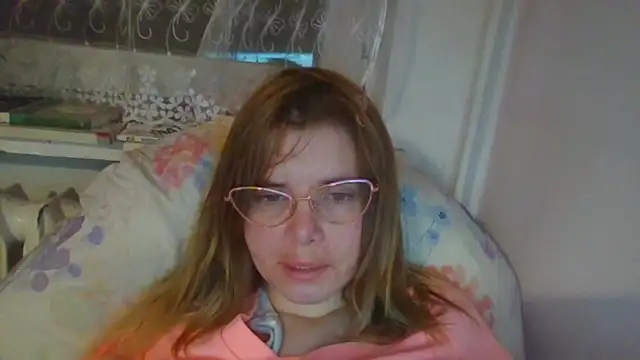 hornyelena - HornyElena's free webcam