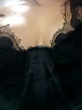 lesly_10- - Lesly_10-'s free webcam