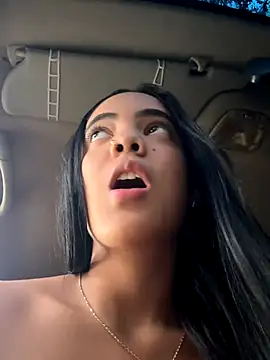 NAUGHTY_LITTLE_18 webcam