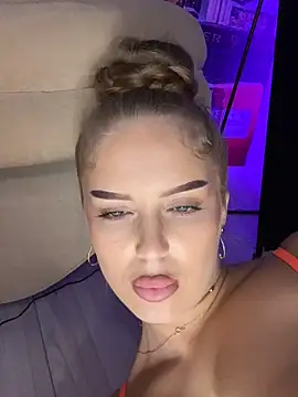 aubrielerouj1 - AubrieleRouj1's free webcam