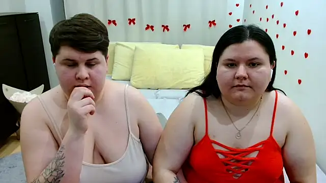 BeckyAndHellen webcam