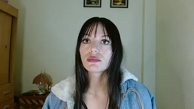 britny_clouds webcam