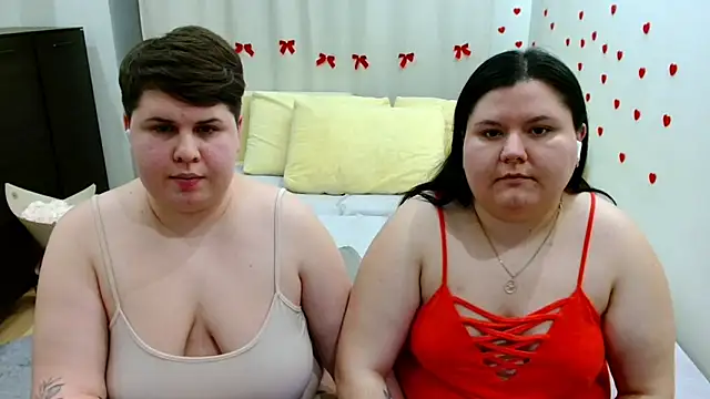 BeckyAndHellen webcam