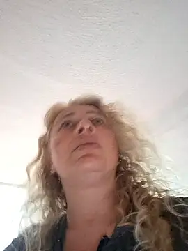 sofiacurvy_45 webcam