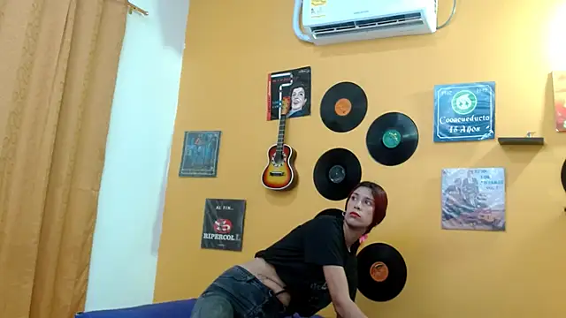 skinnyverus18 - Skinnyverus18's free webcam