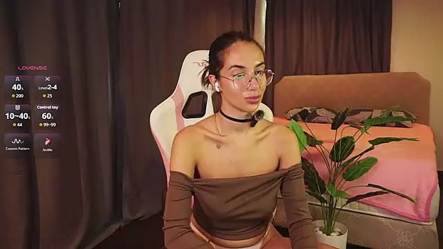 isabellateetz - IsabellaTeetz's free webcam