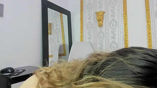 candyqueengold - CandyQueenGold's free webcam