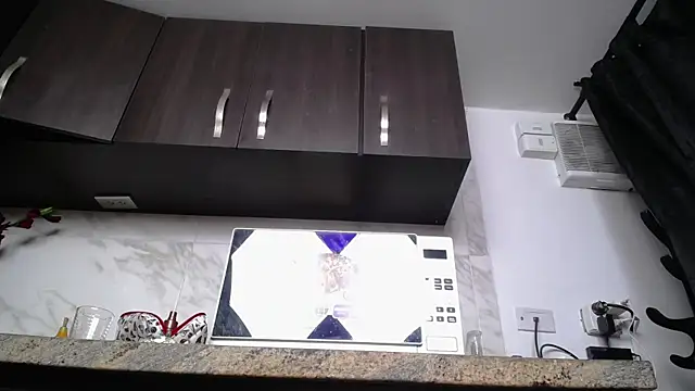 iniyalaboni - Iniyalaboni's free webcam