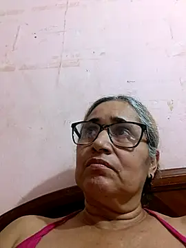 Webcam Model (_candi)  is live.Free join now!