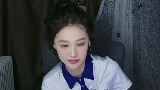 huanxbaby - Huanxbaby's free webcam