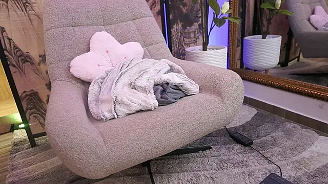 NamiKimura live cam screenshot female on SLUT.SHOW — Free Live Cams & XXX Chat