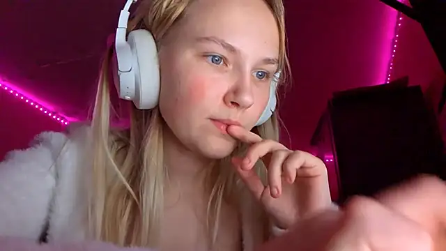 KarinRobertson webcam