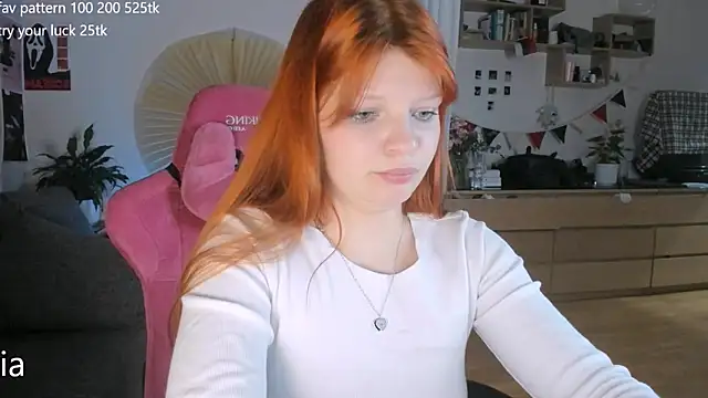 lil_lia - Lil_lia's free webcam