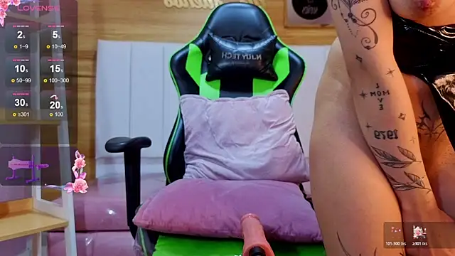 Abril_Velvet_a_ webcam