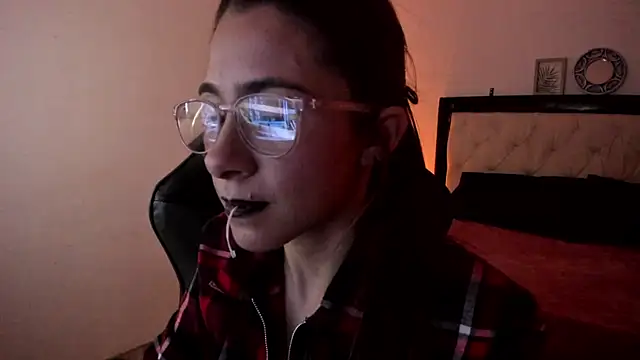 sara_roades - Sara_Roades's free webcam