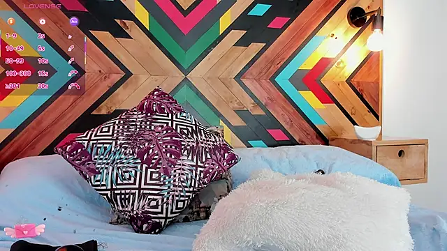 naiirobiswan - NaiirobiSwan's free webcam