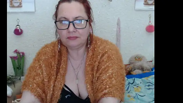 PlayfullMature webcam