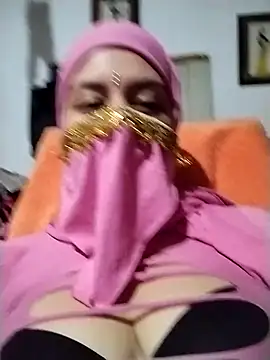 caroline_peed webcam