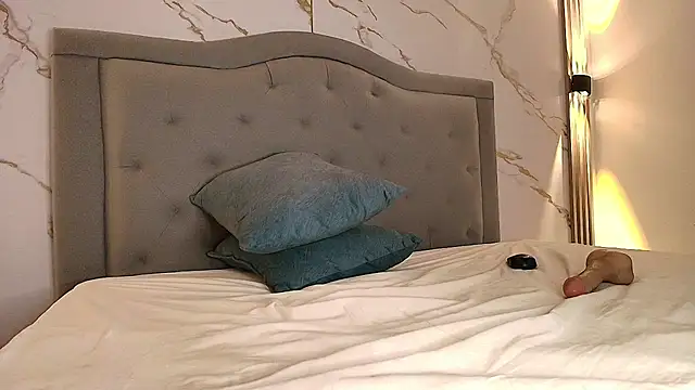 nina_rouge7 - Nina_Rouge7's free webcam