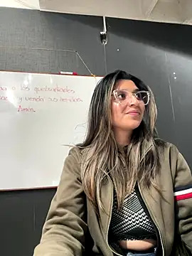 isabella_varella - Isabella_Varella's free webcam