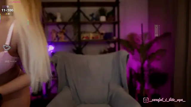 careful_i_bite_nya - Careful_i_bite_nya's free webcam