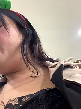 lesly_10- - Lesly_10-'s free webcam