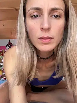 LittleLoftAngel webcam