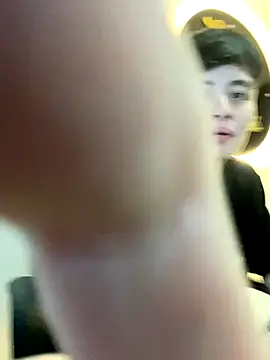 nico_18x - Nico_18x's free webcam