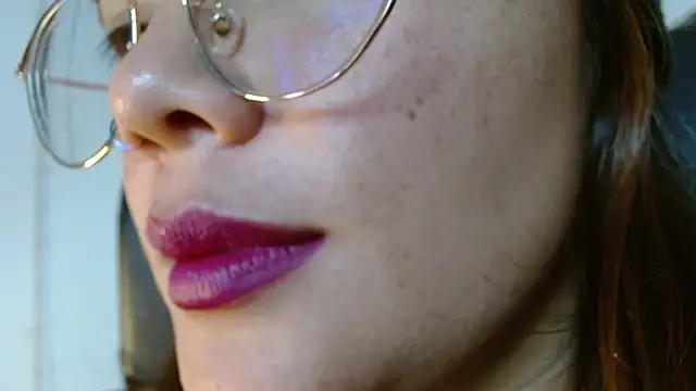 miss_evoleth2 - Miss_evoleth2's free webcam