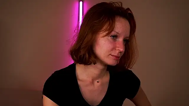 Liuba_Fox webcam