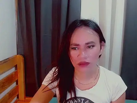 ursweet_yummy webcam