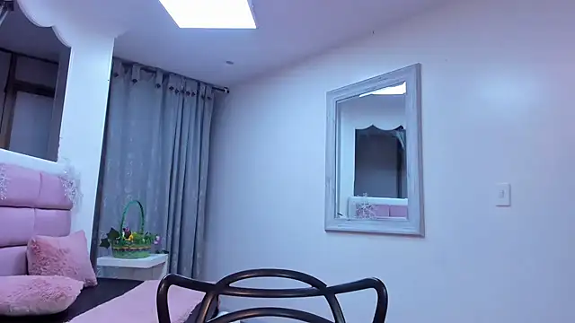 IssadoraJames webcam