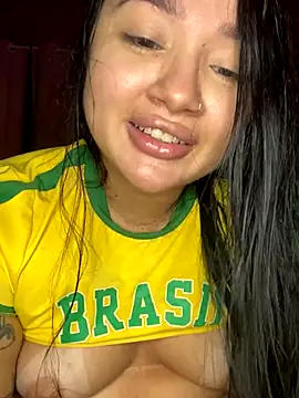 queenyumi - QueenYumi's free webcam