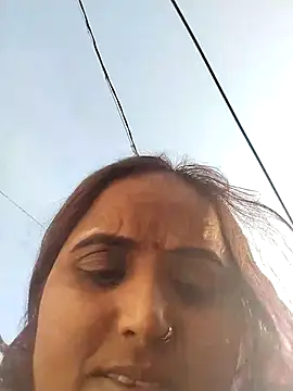 Webcam Model (Pooja_hote)  is live.Free join now!